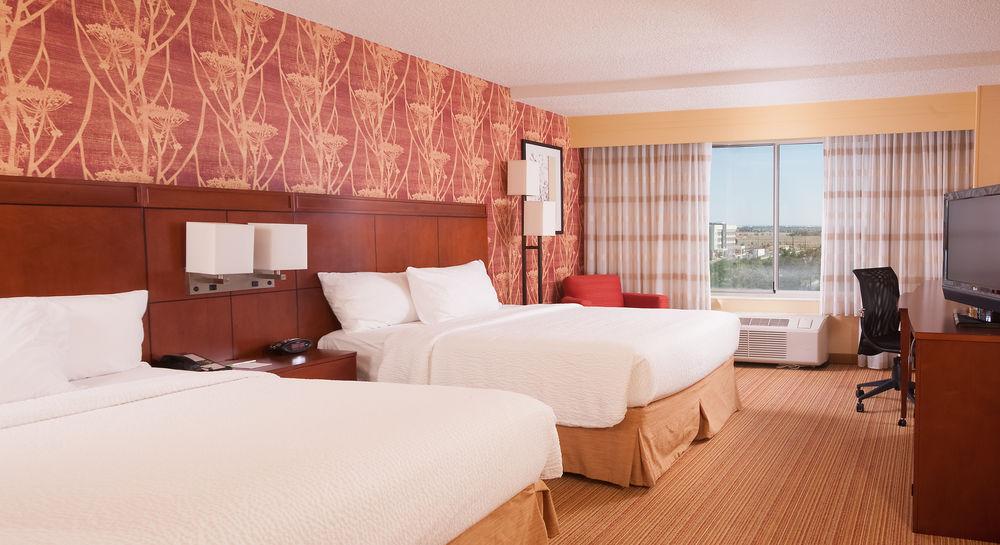 Courtyard By Marriott Denver Airport Exterior photo